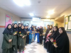 حضور دانش آموزان برخی مدارس سطح شهر جهت تبریک میلاد حضرت زینب کبری سلام الله علیها در بیمارستان مهر مادر