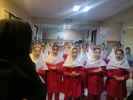 حضور دانش آموزان برخی مدارس سطح شهر جهت تبریک میلاد حضرت زینب کبری سلام الله علیها در بیمارستان مهر مادر