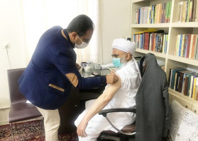 ادامه روند واکسیناسیون در منطقه جام با تزریق دوز سوم (بوستر )به امام‌ جمعه اهل سنت شهرستان