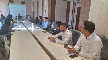جلسه شورای بهداشت روستای بنی تاک با تأکید بر کنترل بیماری تب مالت و ارتقاء بهداشت منطقه